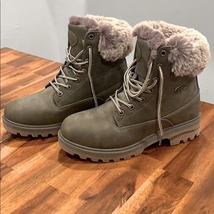 NWOB Lugz faux fur lined suede winter boots